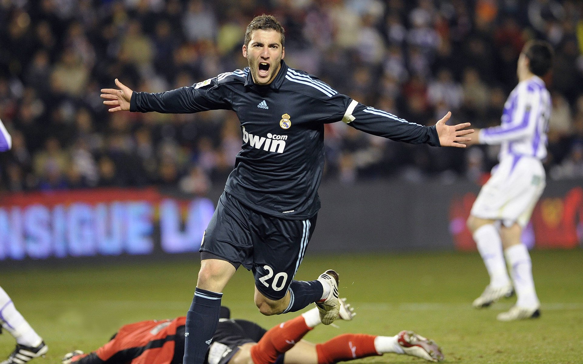 极光探险跑:追随极光的运动盛宴,极光寻宝